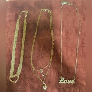 3silver necklaces(1 choker,2 adjustable length)Love Heart Lock chain Guess Brand